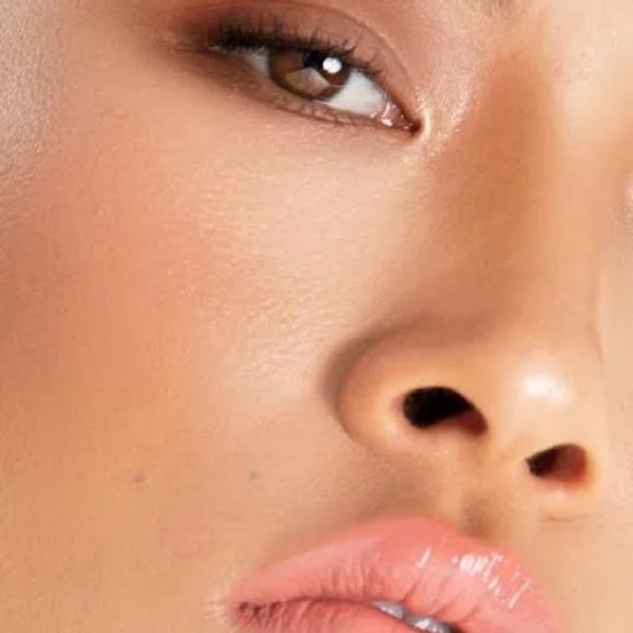 New MELLOW Lip Gloss Shade Tropez - Picture 5 of 9